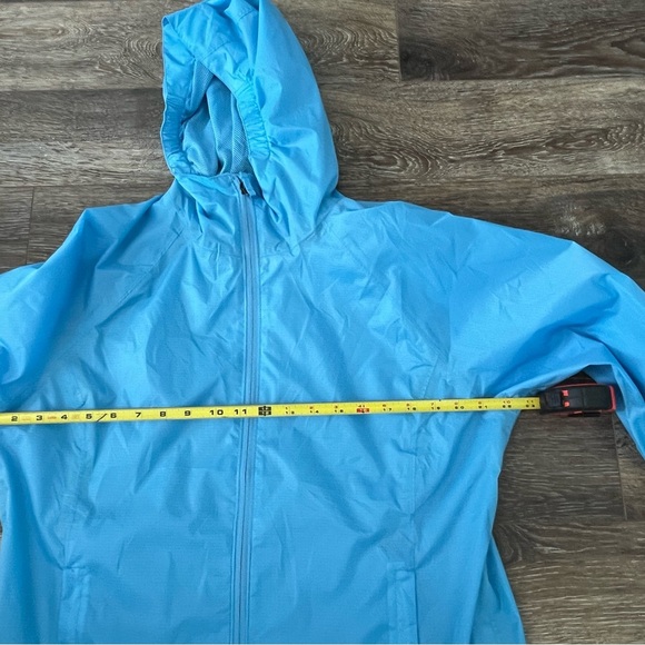 L.L Bean Waterproof Nylon Hooded Jacket (M) - Picture 11 of 11